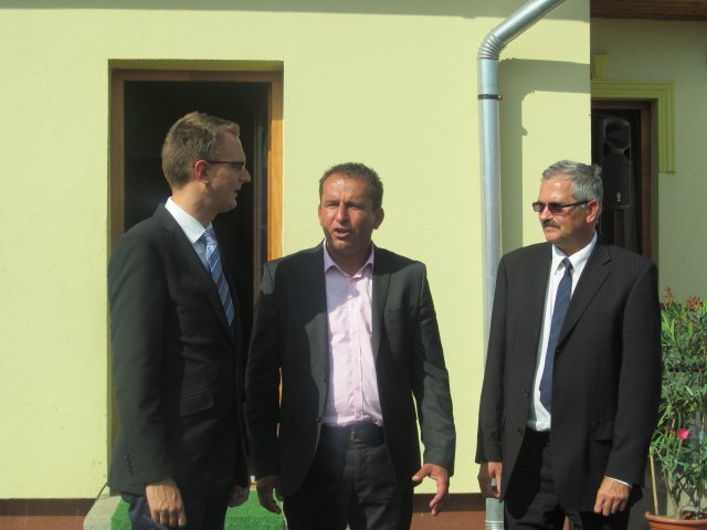 Civil Oktató és Szolgáltató Központ ünnepélyes átadása